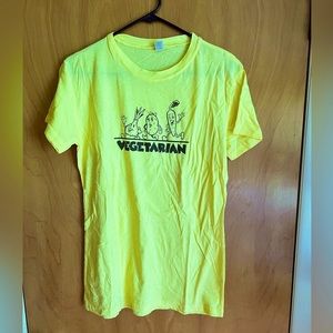 ‘Vegetarian’ Graphic Tee Size L